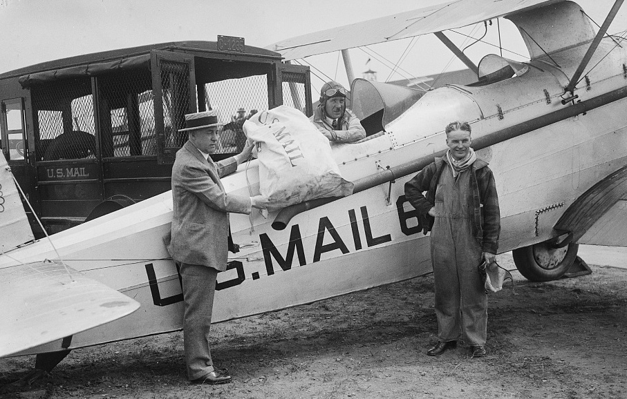 What Old Airplanes Can Teach Government About Adopting Artificial&nbsp;Intelligence